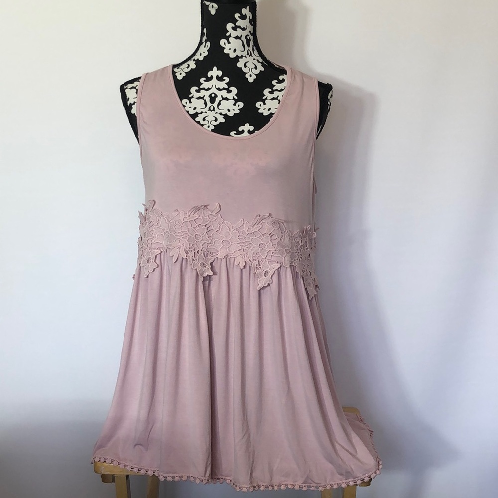 Sleeveless summer maternity tank top